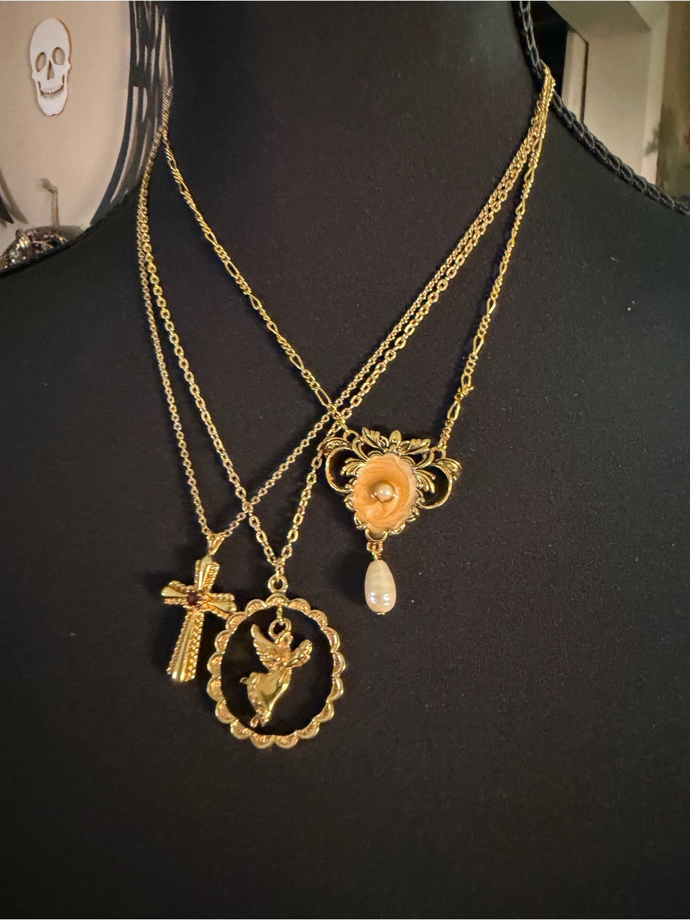 JEWELRY BUNDLE #9
Necklace Set 6 pcs - Picture 2 of 3